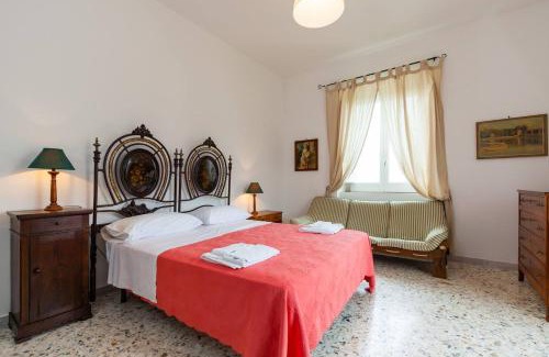 Ceraso Apartment | Spacious apartment in Ceraso with mountain view