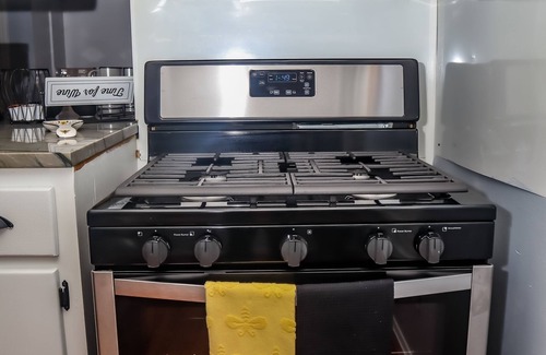Central Business District Apartment | Spacious Apartment in Downtown Mobile, Perfect for the Ventures Bowl