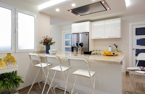Granada City Center Apartment | Spacious Apartment in Prime Location. Recogidas
