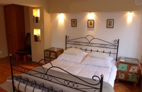 Srodmiescie Apartment | Spacious apartment in green district.