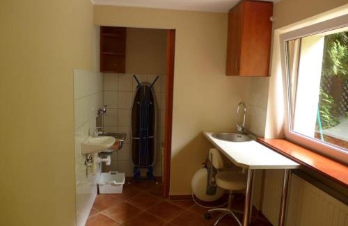 Srodmiescie Apartment | Spacious apartment in green district.