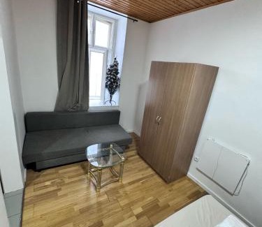 Stuwerviertel Apartment | Spacious apartment in Praterstern Area ES