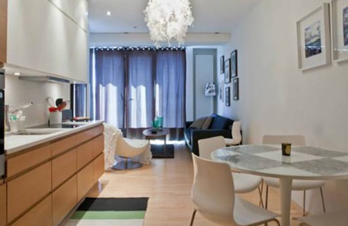 Hliðar Apartment | Spacious apartment in the heart of the city