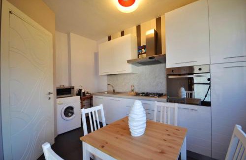 Vercelli Apartment | Spacious apartment in Vercelli with terrace and garden