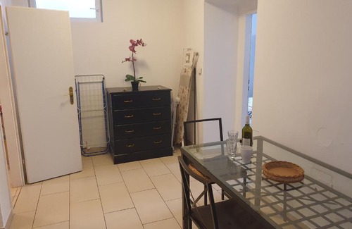 Hundsturm Apartment | Spacious Apartment near the center