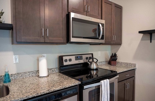 Historic Southwest Apartment | Spacious Apartment Near Mayo Clinic – Free Parking!