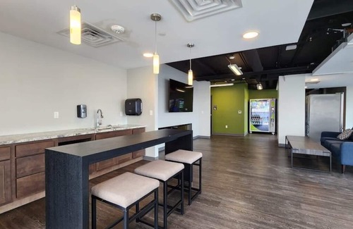 Historic Southwest Apartment | Spacious Apartment Near Mayo Clinic – Free Parking!