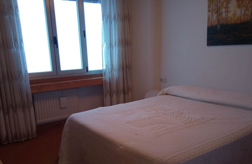 Candanchu Apartment | Spacious apartment with views of the Tobazo