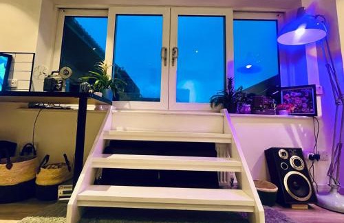 Bournemouth Apartment | Spacious Apartment with Private Terrace close to Beaches and the New Forest