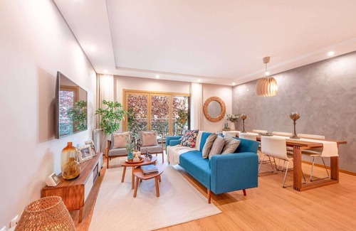 Sacavem Apartment | Spacious Apartment with Terrace near Lisbon Airport