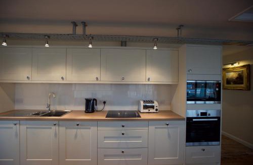 Ipswich Apartment | Spacious Apartment with Roof Terrace, near The Waterfront, Ipswich