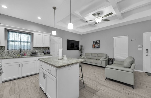 Weslaco Apartment | Spacious Apartment with 3 Bedrooms in Gated Community
