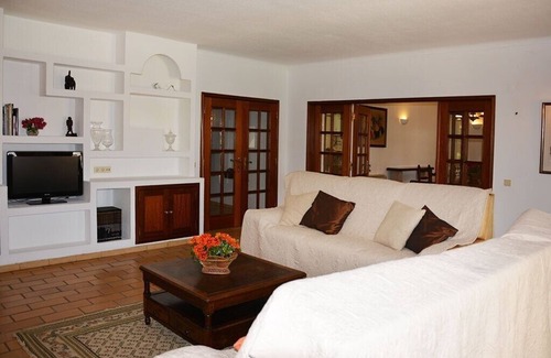 Verdizela Villa | Spacious Aroeira Villa | 5 Bedrooms | Villa Santo Isa | Private Pool | Close to Lisbon | Perfect for Families