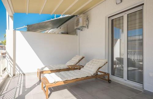 Athens Apartment | Spacious Athens Apt Large Balcony 200m to Metro