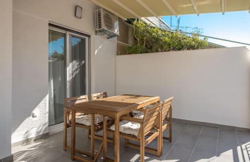 Athens Apartment | Spacious Athens Apt Large Balcony 200m to Metro