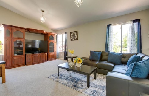 Sterling Hills House | Spacious Aurora Home 20 Mi to Downtown Denver!