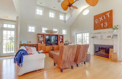 Avalon House | Spacious Avalon Beach House - 2 Blocks to Water!