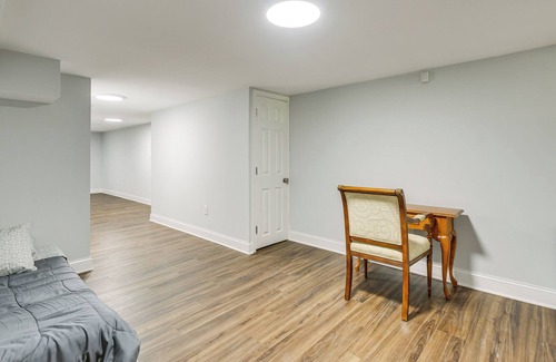 Greenspring House | Spacious Baltimore Row House w/ Deck + Fenced Yard