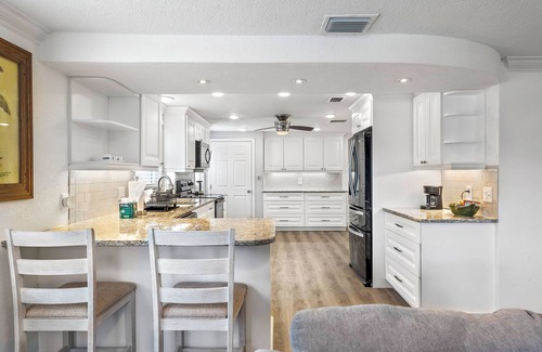 Anona House | Spacious Beach Retreat Near Clearwater & Indian Rocks