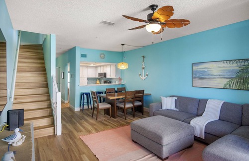 Island Estate House | Spacious Beach Townhouse w Pool & short Walk to the Beach! 30 Day+ Rental