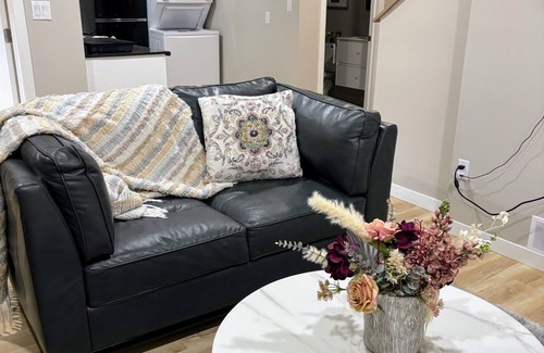 Fort Gary Apartment | Spacious & Beautiful 2 bdrm Suite in family friendly, quiet & safe neighborhood