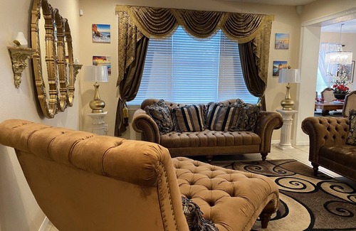 Briargrove Villa | SPACIOUS BEAUTIFUL PALACE VILLA ! Near all Disney parks-10beds sleep 16 people