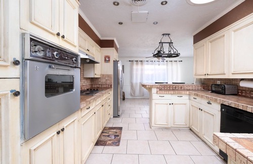 Amarillo House | Spacious Belmar Beauty w/Fireplace & Patio