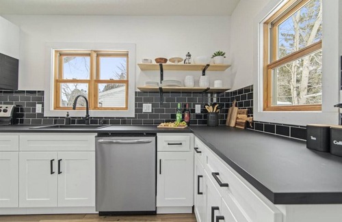 Crosby House | Spacious Bike-friendly Home: Fire Pit, Rainfall Shower