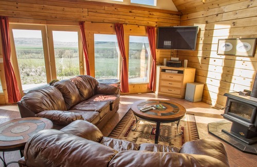 Fort Smith Cabin | Spacious Bluff Cabin #2 Overlooking Bighorn River