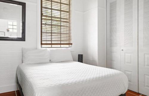 Parque Apartment | Spacious & Bright 2bd Apt, steps to sand! - 18 Down