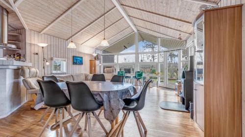 Næsby Strand House | Spacious, Bright, 400M From The Beach With Sauna