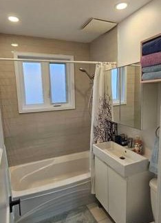 Longueuil Apartment | Spacious bright Apt,Parking and self check-in