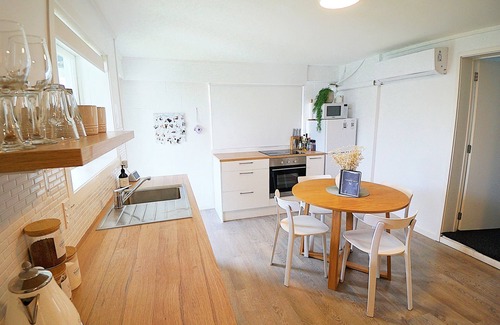 Forrest Hill House | Spacious, bright & central home with all amenities