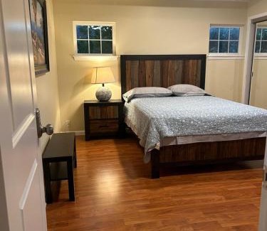East Palo Alto House | Spacious bright room in Prime Silicon valley location