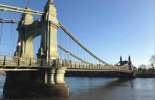 Hammersmith Apartment | Spacious bright two bedroom flat near Hammersmith Bridge
