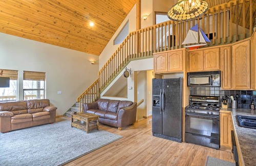 Buckeye Lake House | Spacious Buckeye Lake Home w/Hot Tub & Fire Pit!
