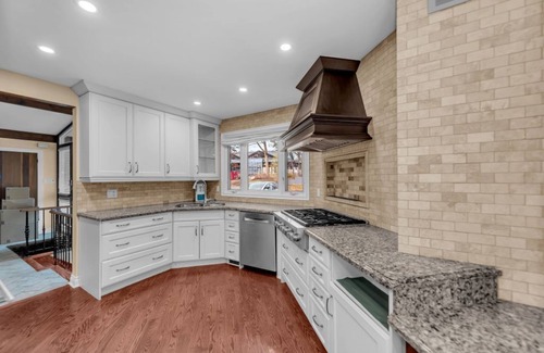 Clarkson-Lorne Park House | Spacious Bungalow, Heated Pool, Private Backyard
