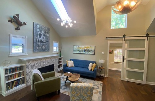 Sunnyside House | Spacious Bungalow in Sunnyside.
