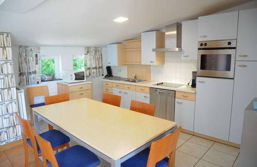 Noiseux House | Spacious bungalow with large garden