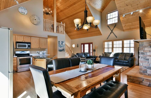 Danbury Cabin | Spacious cabin for any type of get away! Minutes away from dozens of activities!