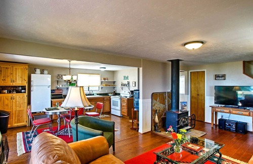 Prescott House | Spacious Cabin w/Deck, Mountain Views, Fire Pit!