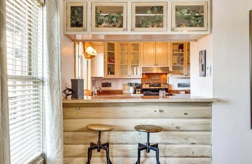 Medicine Park Cabin | Spacious Cabin w/Views, Near Lake Lawtonka!