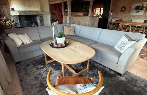Geilo House | Spacious cabin with beautiful Geilo views