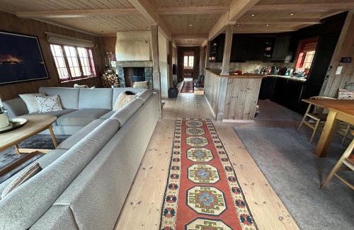Geilo House | Spacious cabin with beautiful Geilo views