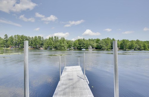 Oxford House | Spacious Cabin with Private Dock on Thompson Lake