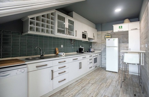 Santa Isabel Apartment | Spacious Campo de Ourique Flat