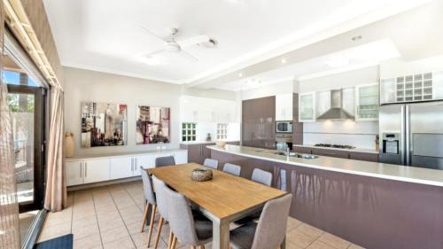 Banksia Beach House | Spacious Canal Home With Pool
