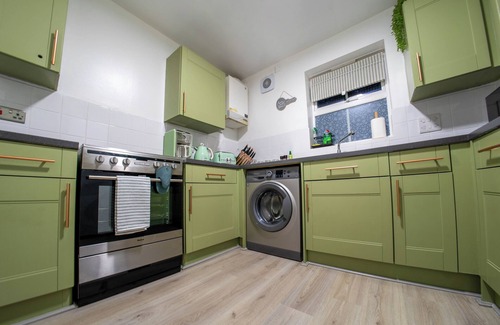Royal Tunbridge Wells Apartment | Spacious & Central Ground Floor Apt