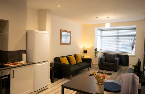 Castle Apartment | Spacious central apartment, 100m from beach!
