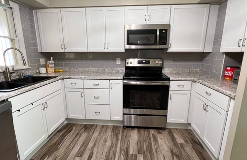 Eau Claire House | Spacious & Centrally located 3 bedroom and 2 bath